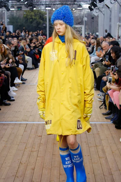 Look 80